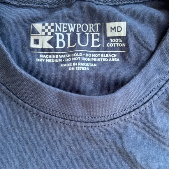 NWT Men’s Medium Newport Blue Happy Hour Tee Shirt - Picture 3 of 7